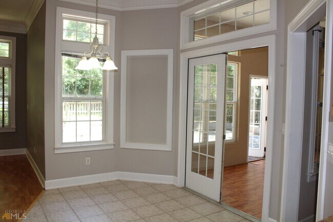 Building Photo - 203 Carrington Way