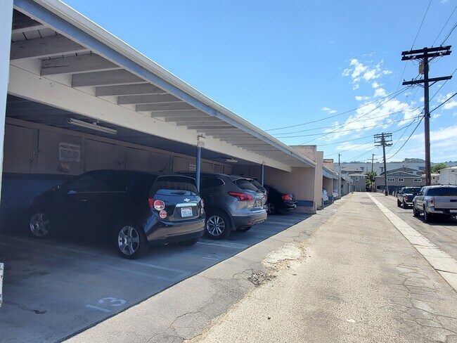 Building Photo - 4451 Murietta Ave