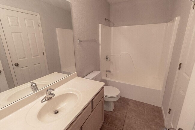 Building Photo - 4005 Snowy Owl Dr