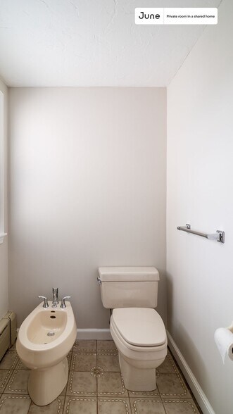 Building Photo - Room in Shared 3 bed/1 bath home in Somerville