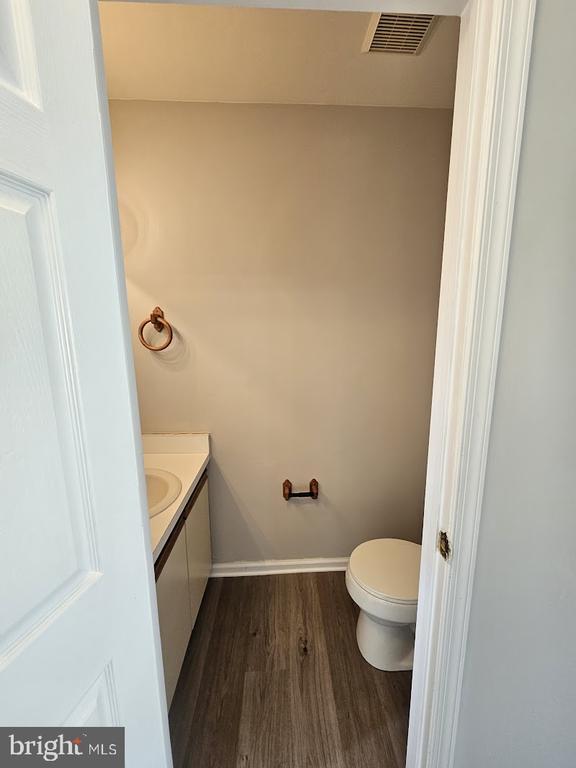 Building Photo - 33 Fieldstone Ct