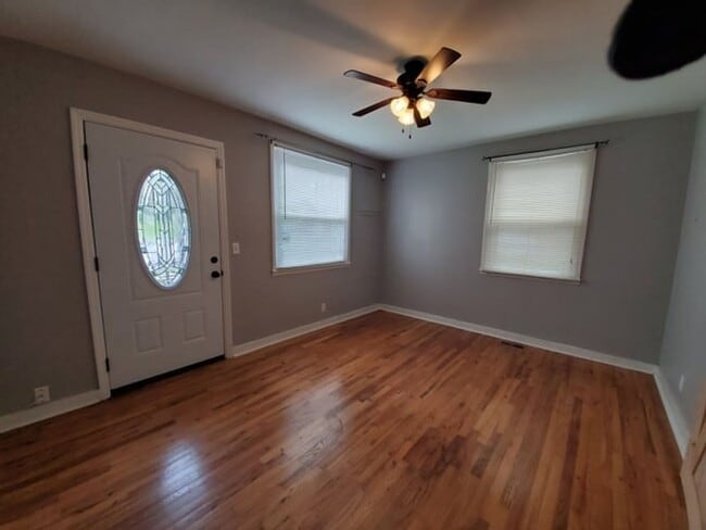 Building Photo - Prime East Nashville Living!