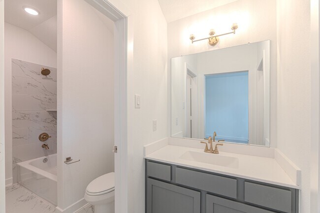 Building Photo - 215 Warbler Song Dr