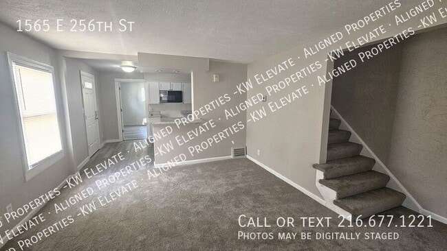 Building Photo - 1565 E 256th St