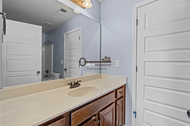 Building Photo - 362 Bowhunter Dr