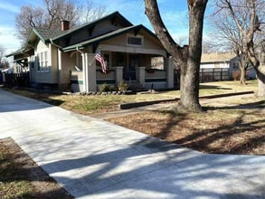 Building Photo - Spacious 3 bedroom home with finished base...