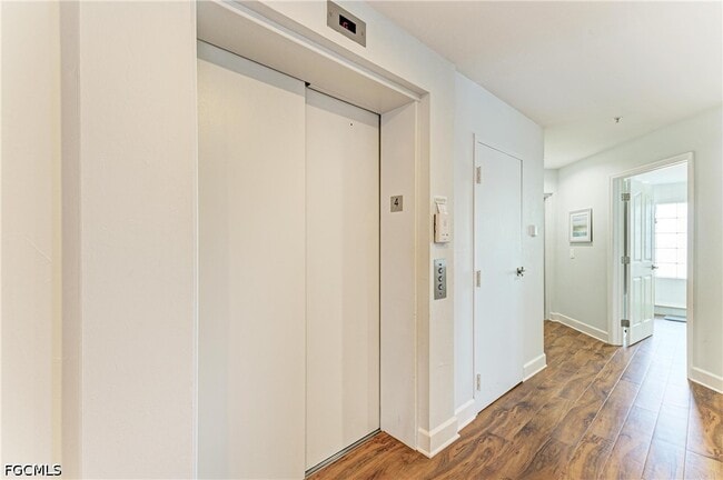 Building Photo - 14813 Laguna Dr