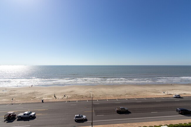 Building Photo - 7700 Seawall Blvd