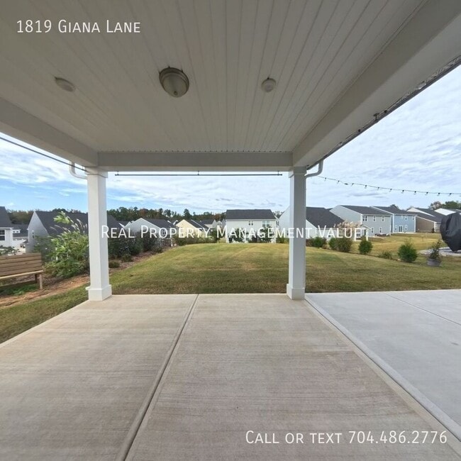 Building Photo - 1819 Giana Ln