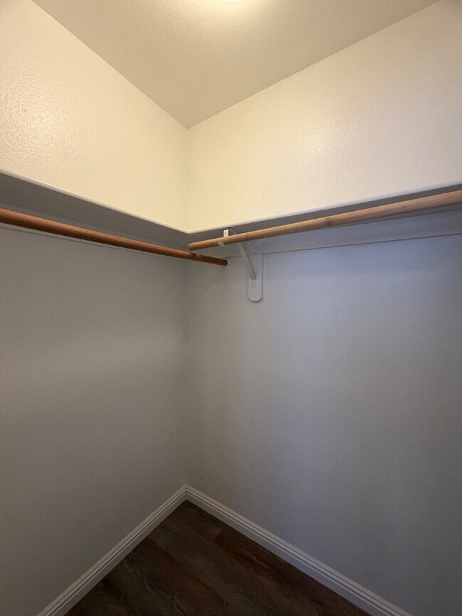 Building Photo - SINGLE-STORY HOME | GATED COMMUNITY | FLEXIBLE FURNISHING OPTIONS I 4 Bedroom Home with Private B...