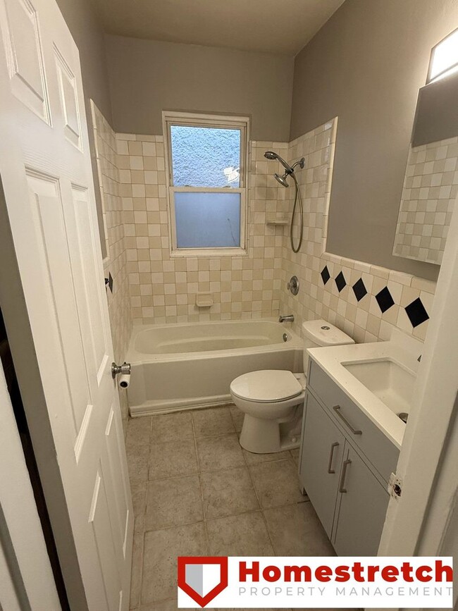 Building Photo - Newly Renovated Two Bedroom Home Coming Av...