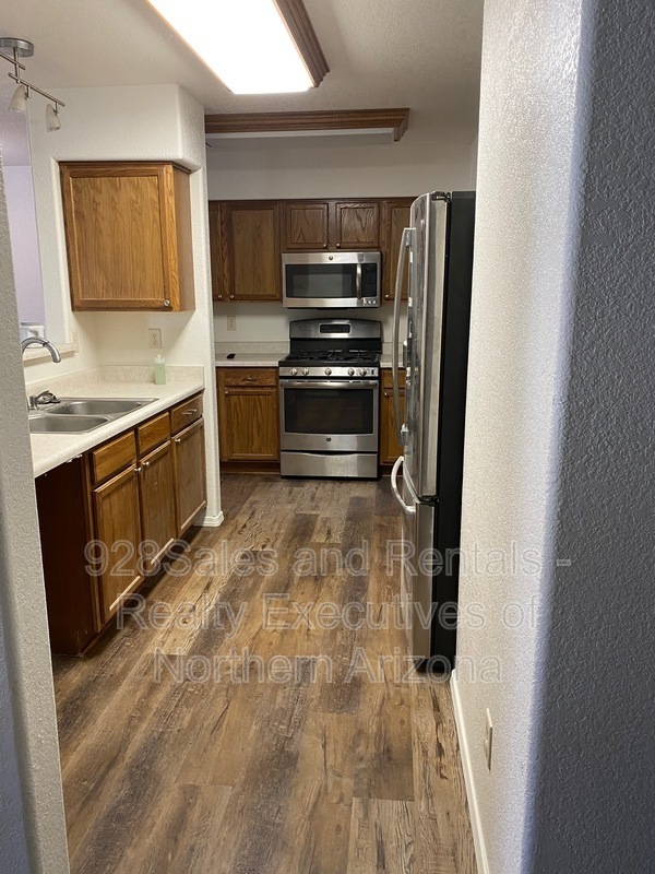 Building Photo - 6428 N Conrad Ln