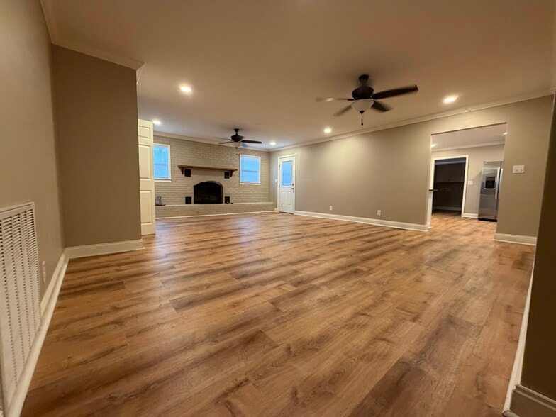 Building Photo - 2038 Conway Dr