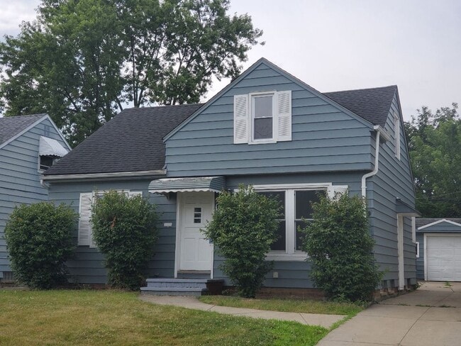 Building Photo - Charming 2-Bedroom Single Family Property in Prime Location