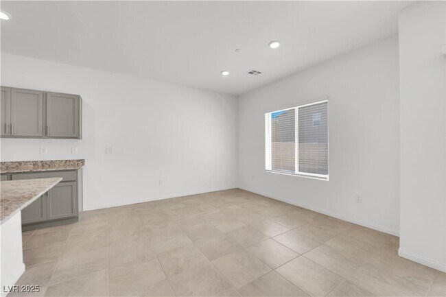 Building Photo - 4567 Merlot Hls Ave