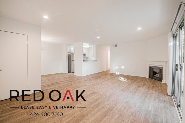 Building Photo - 13444 Moorpark St