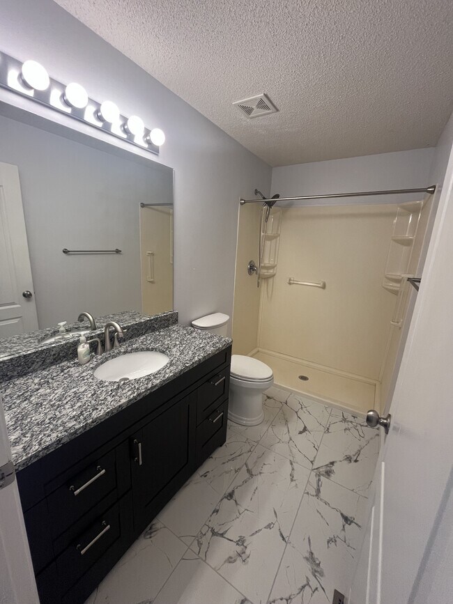 Building Photo - 723 Iron Horse Dr