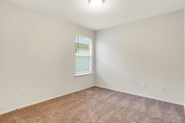 Building Photo - 117 Nathaniel Dr