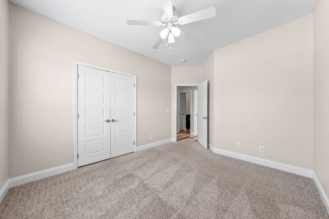 Building Photo - Pet Friendly Three Bedroom with Bonus!
