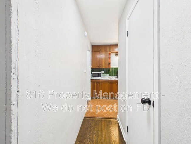 Building Photo - 7560 Prospect Ave