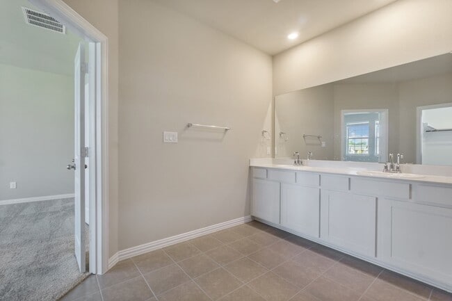 Building Photo - 7528 Redondo Dr