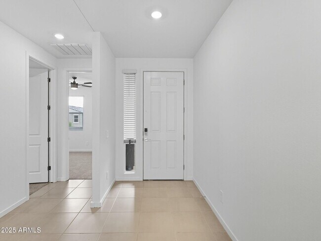 Building Photo - 3104 Bee Trl