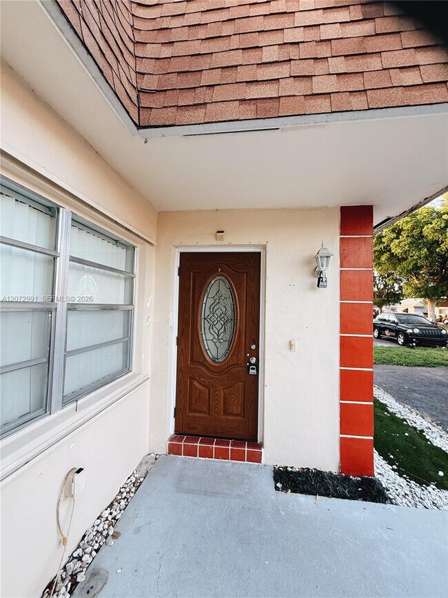 Building Photo - 7653 NW 74th Ave
