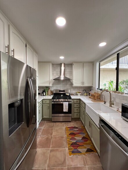 remodeled kitchen - 511 N Jackson St