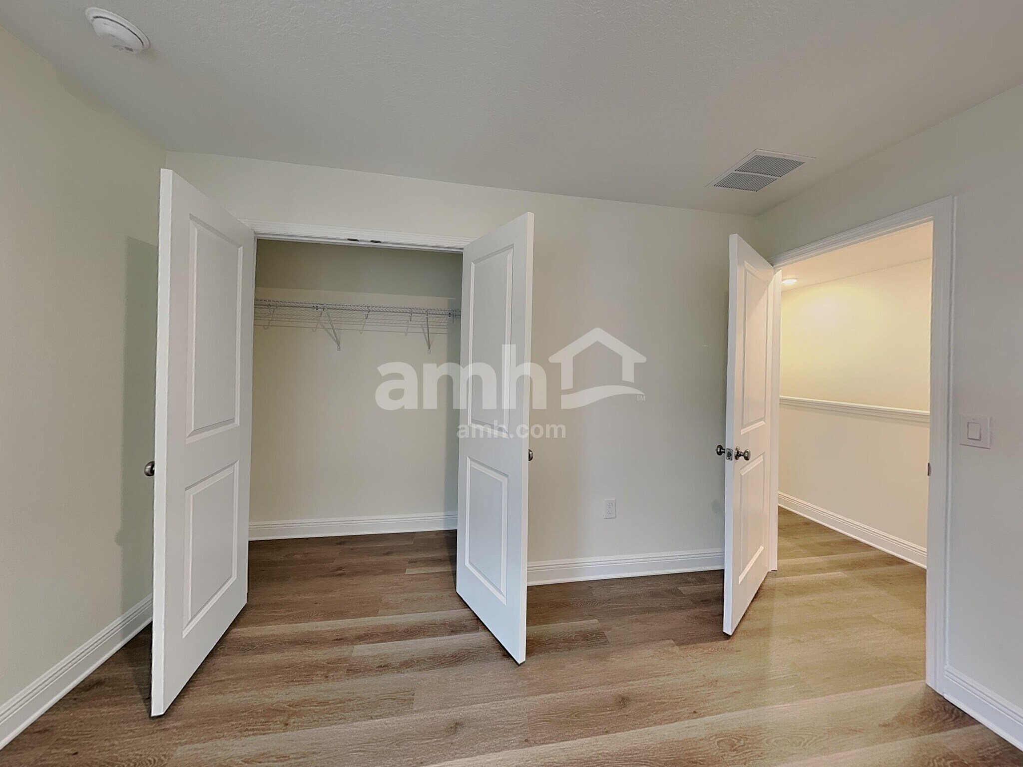 Building Photo - 5939 Sycamore Pl St