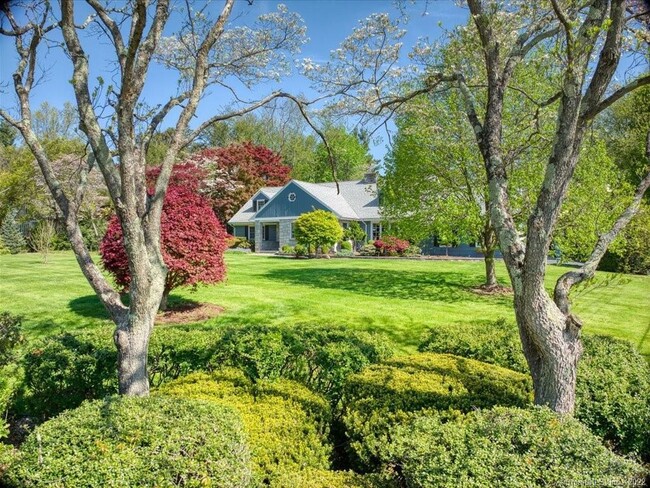 Building Photo - 94 Fennbrook Dr