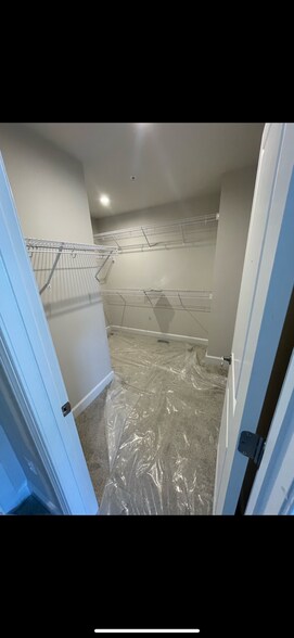 Building Photo - 2143 Otter Creek Cir