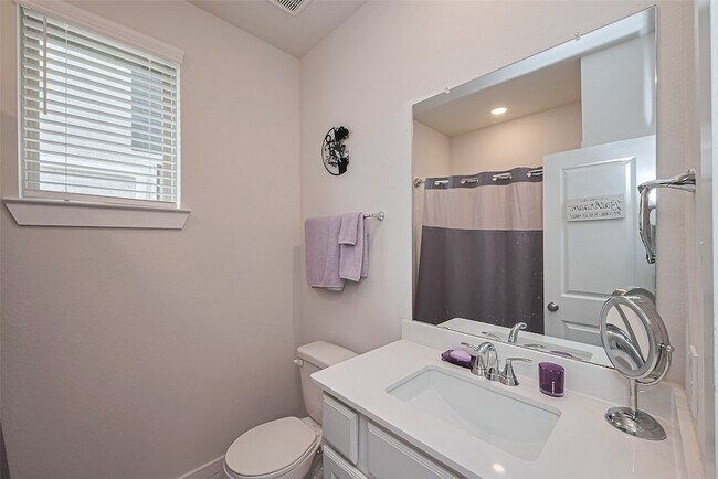 Building Photo - 4910 Tan Briar Dr