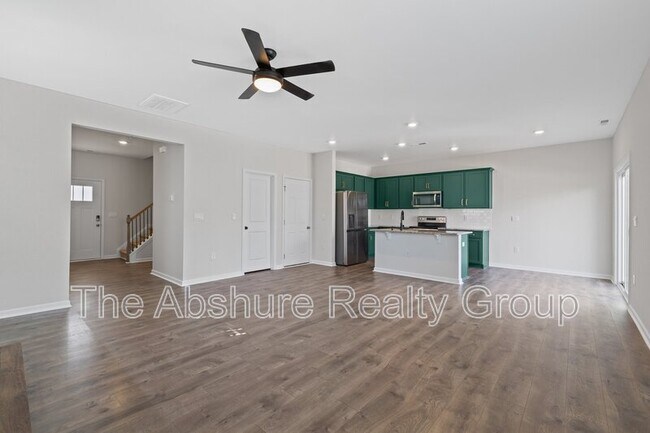 Building Photo - 49 River Bank Rd