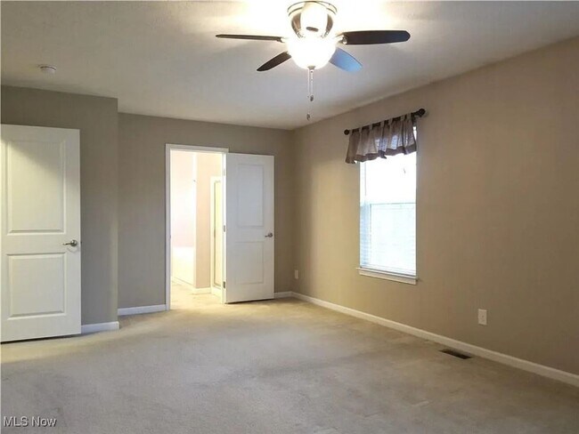Building Photo - 5055 Lake Forest Dr