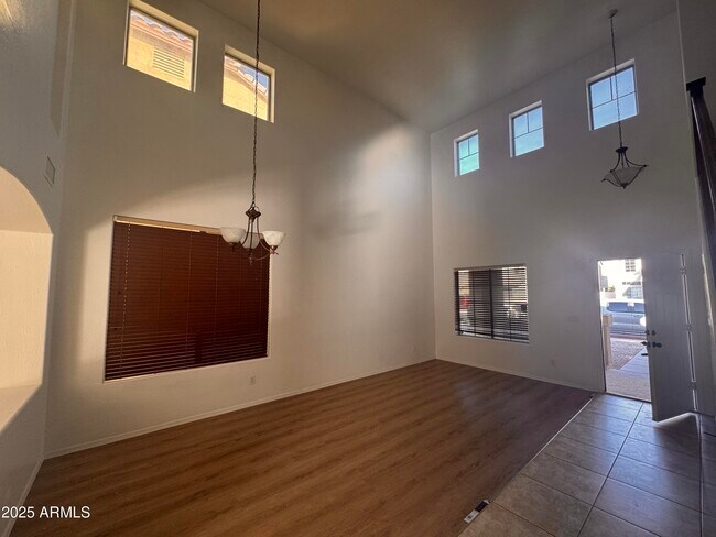 Building Photo - 20956 N Sansom Dr