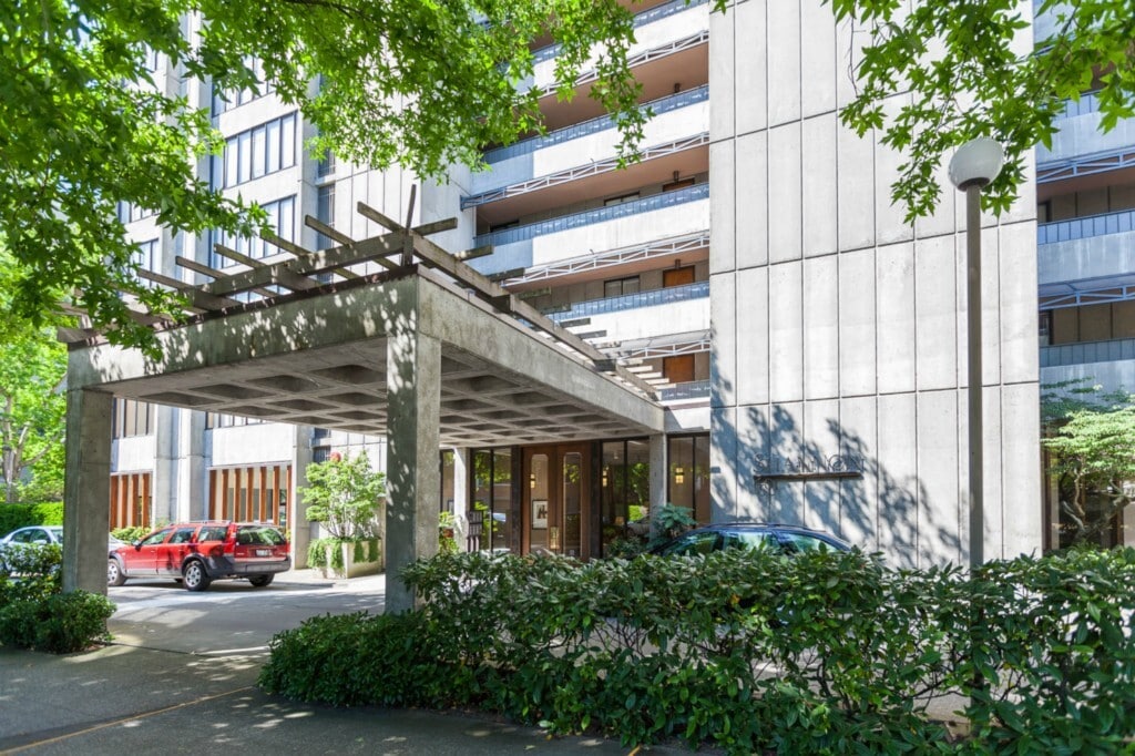 Secure entry with guest parking available - 601 Belmont Ave E