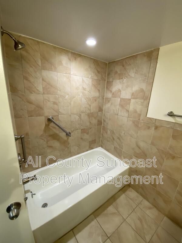 Building Photo - 1515 Bayshore Blvd