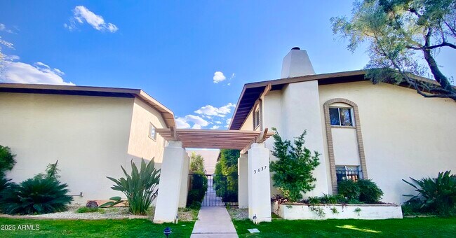 Building Photo - 3638 E Monterosa St