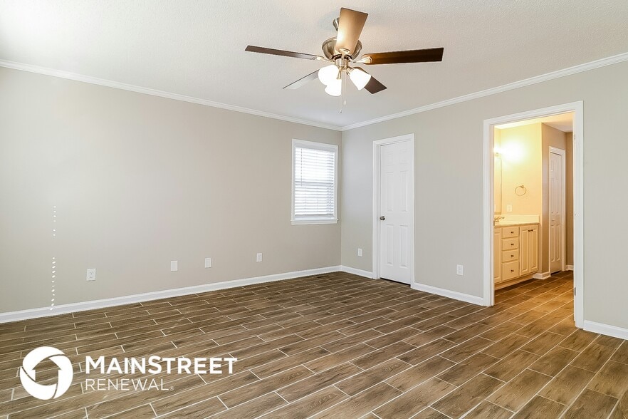 Building Photo - 3613 Cove Dr
