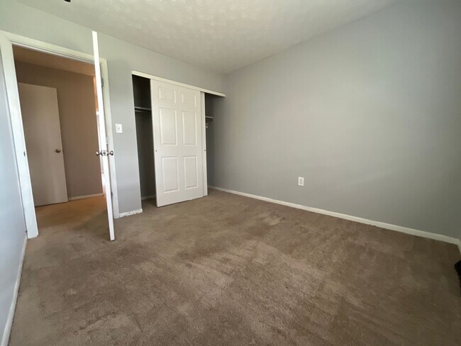 Building Photo - 1851-1853 Lake Club Dr