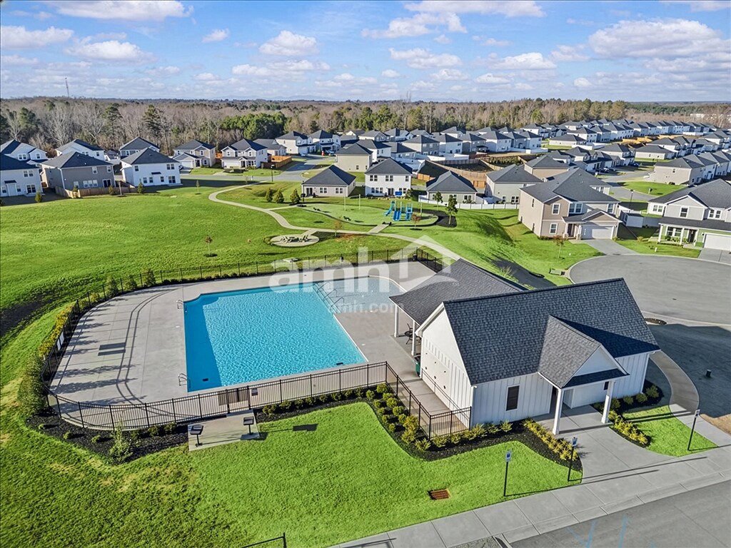 Building Photo - 790 Treeline Rd