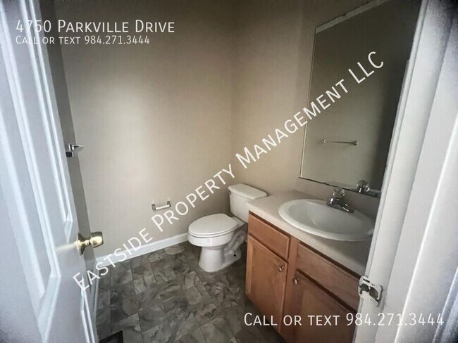 Building Photo - 4750 Parkville Dr
