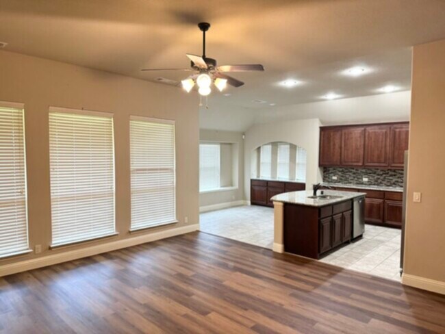 Building Photo - LUXURY STARTS HERE**** 5 BEDROOM IN HAGAN HILL SUBDIVISION****