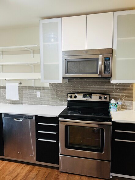 Building Photo - 1414 Crooks Rd