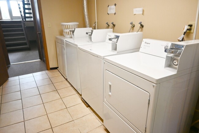 Floorplan - Square 131 - 8 Plex