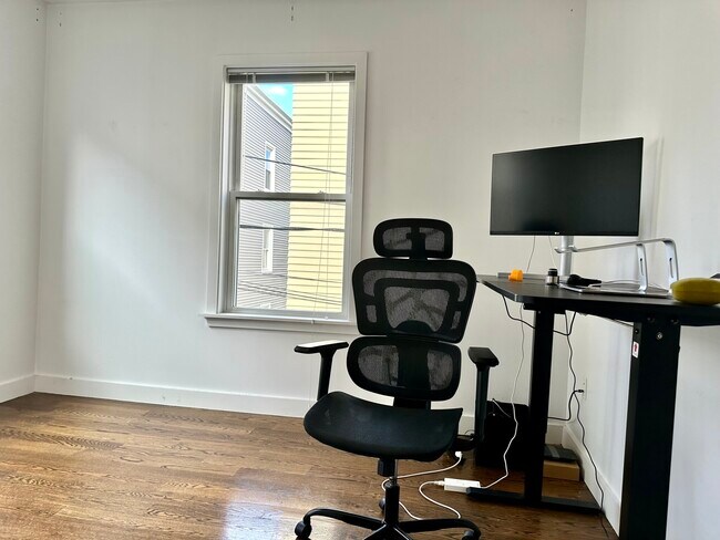 Building Photo - 19 Marney St