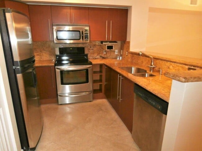 Building Photo - 120 Yacht Club Way