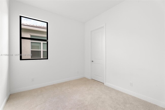 Building Photo - 11267 SW Pietra Wy