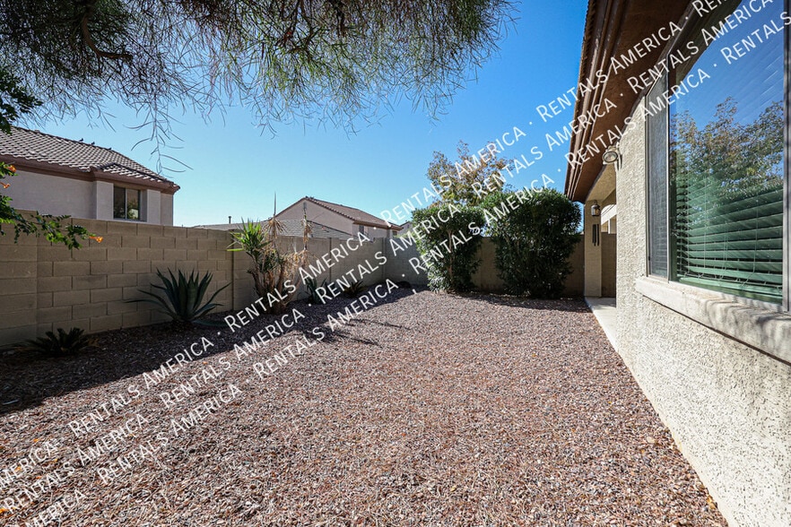 Building Photo - 4325 W Powell Dr