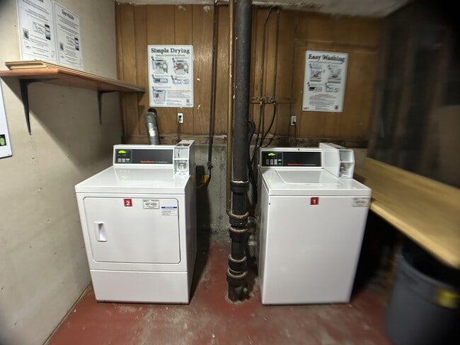 Building Photo - 41 Davis Ave